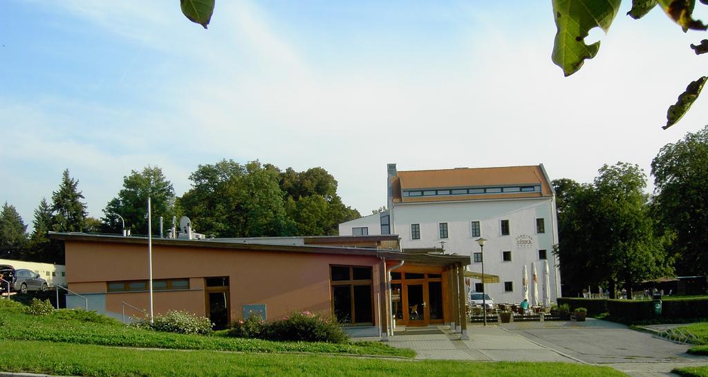 Hotel Zamecka Sypka Blansko Exteriör bild